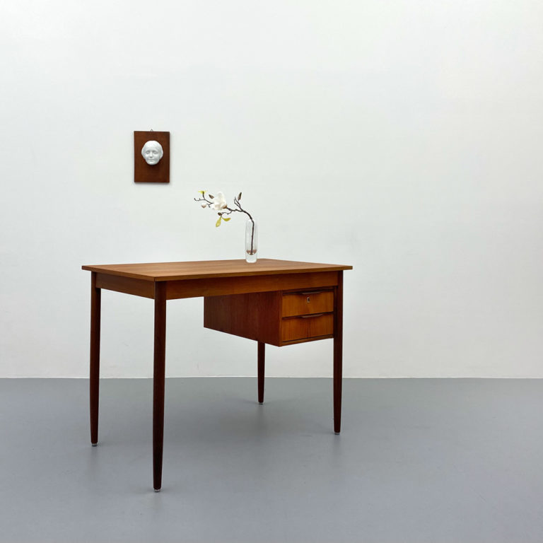 Teak- Schreibtisch 60er Jahre - DesignKlassiker Berlin