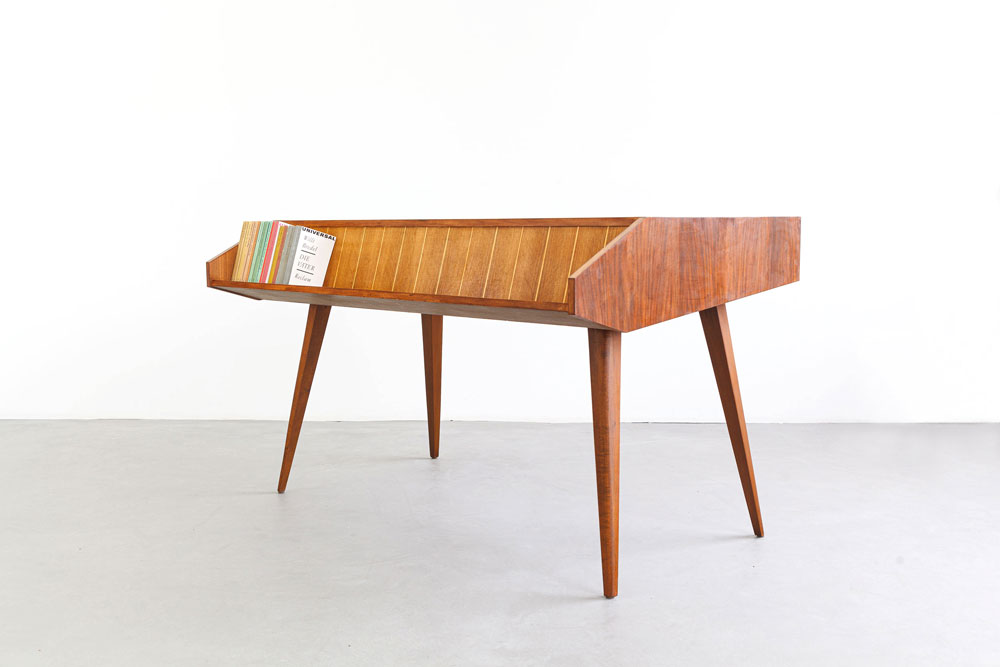 Schreibtisch, Nussbaum furniert, Vintage, designklassiker
