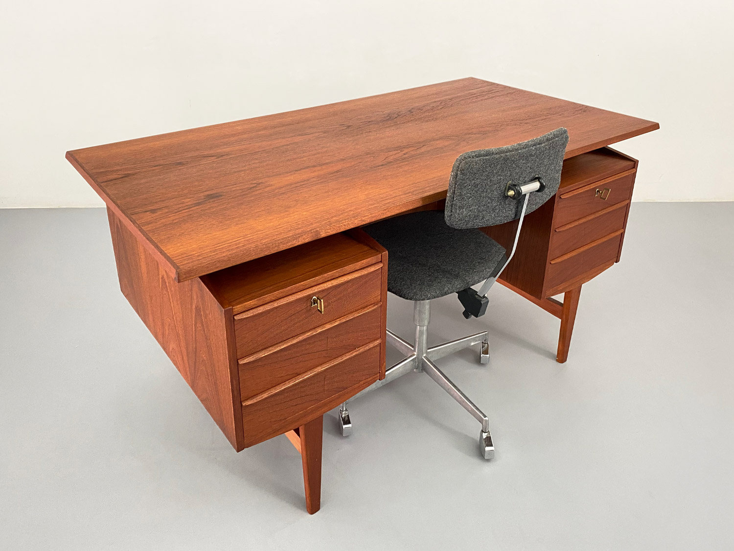 desk schreibtisch holz vintage