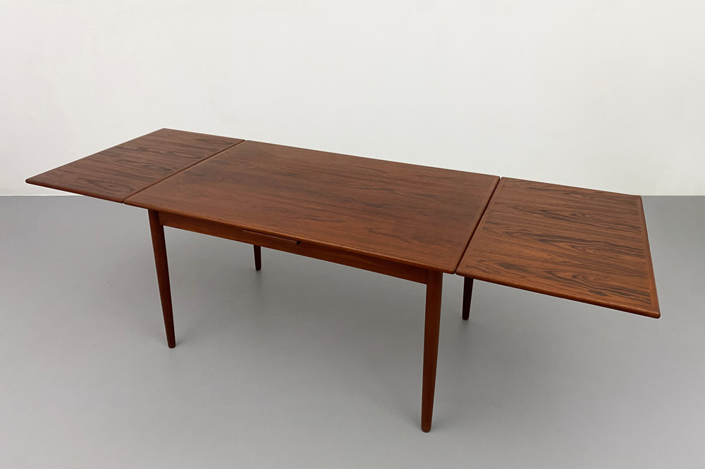 grosser Esstisch furniture Table