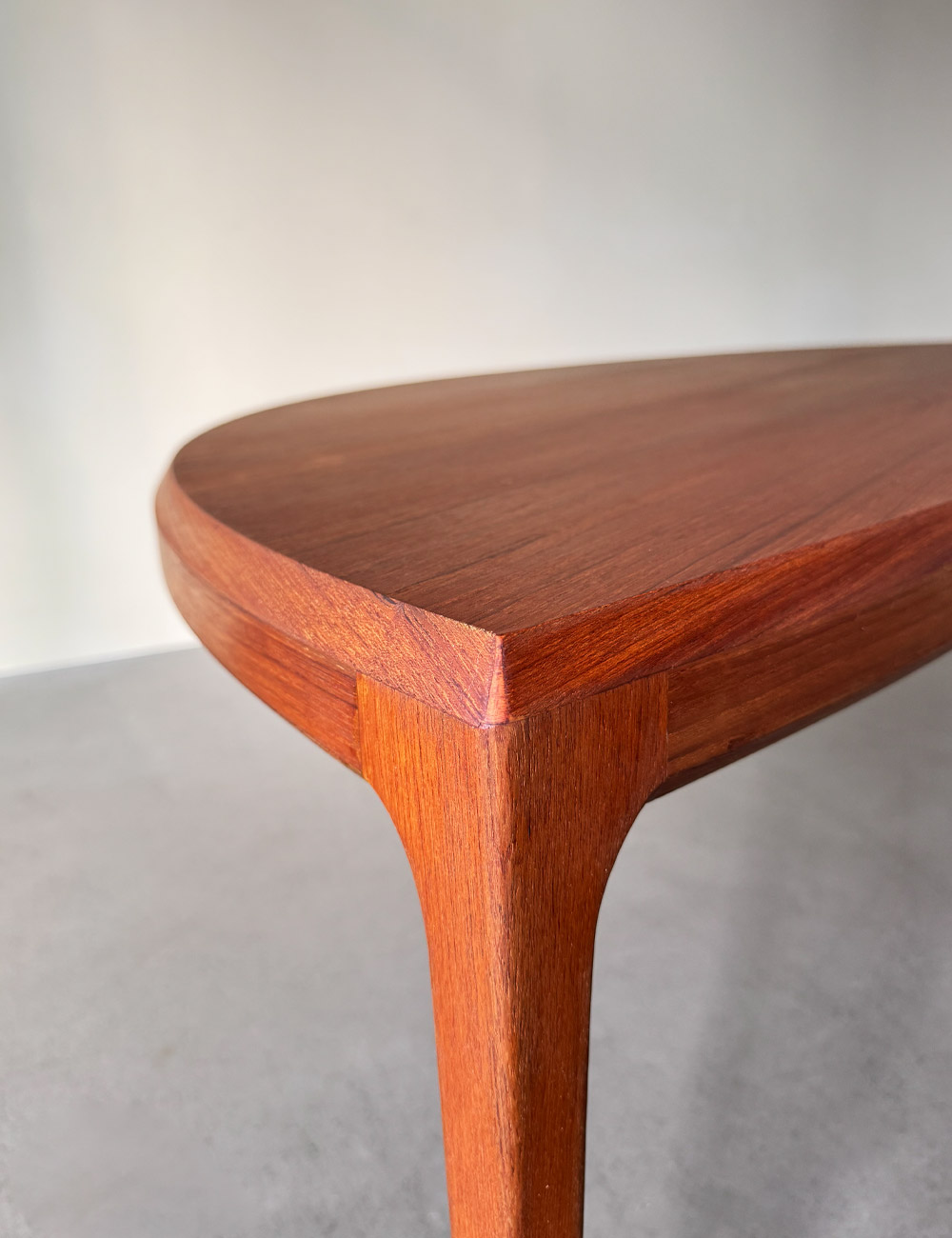 Sofatisch halbrund Andersen Dänemark