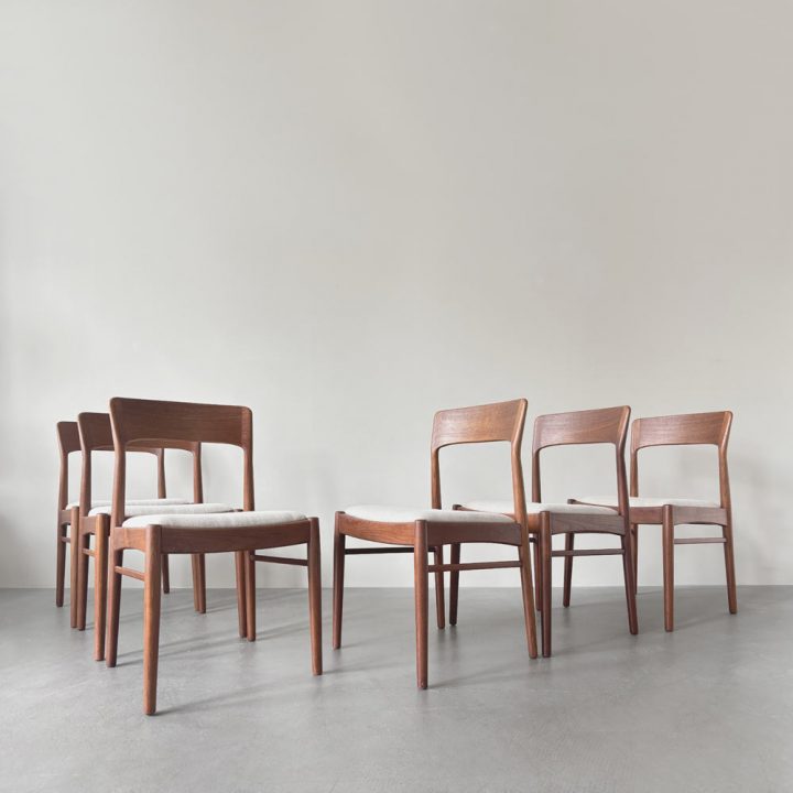 Henning Kjærnulf Teak Stühle
