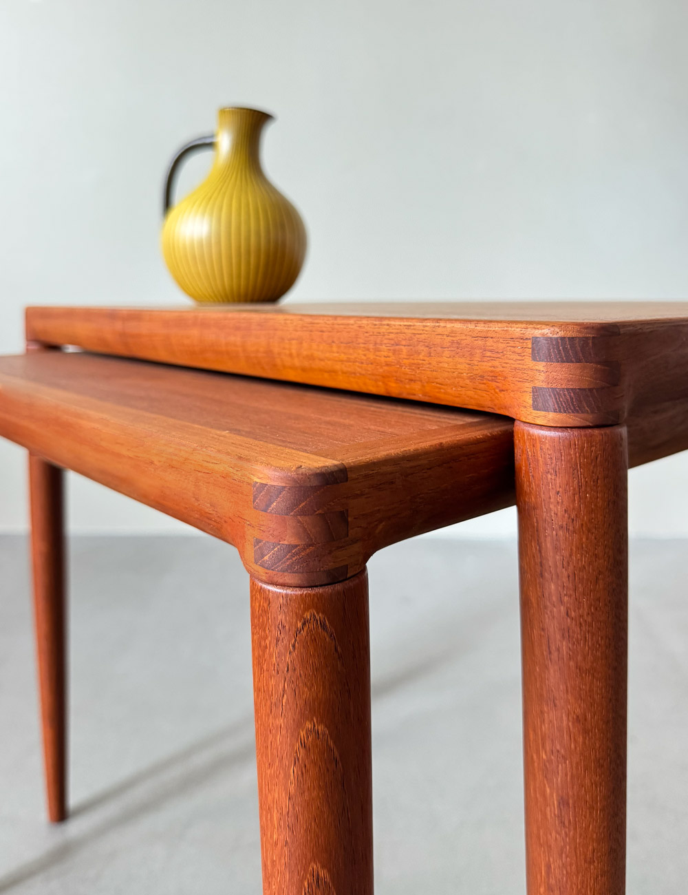 Zapfverbindung Bramin Teak Satztische