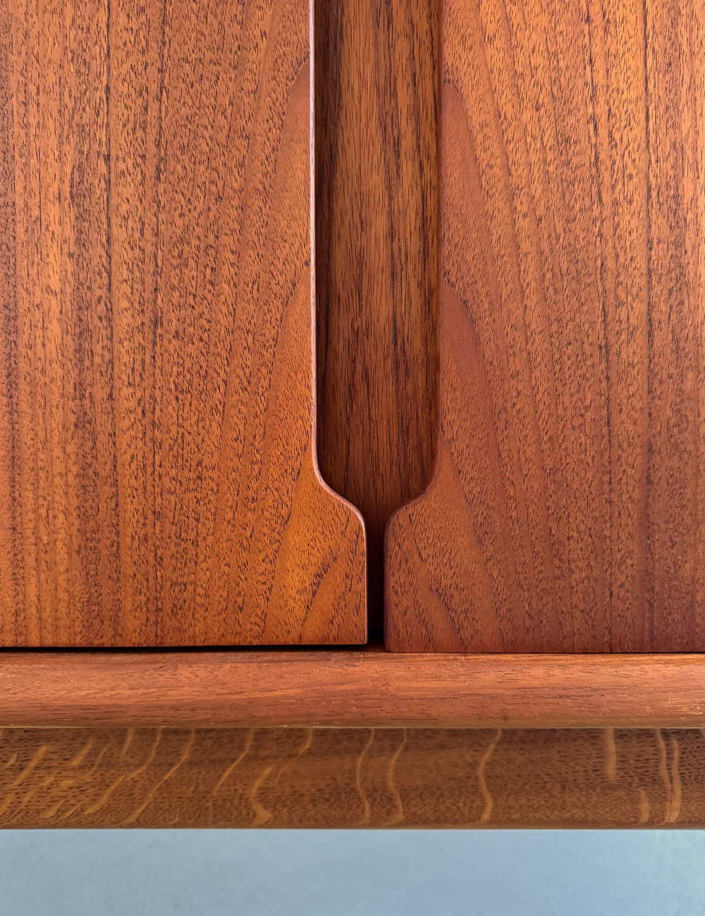 teak sideboard Griffleiste klein