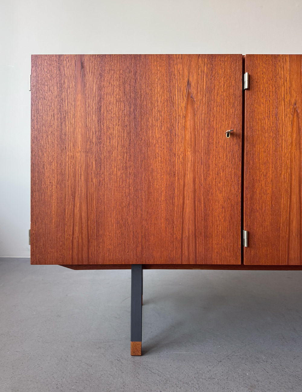 Teak Sideboard anthrazit Gestell