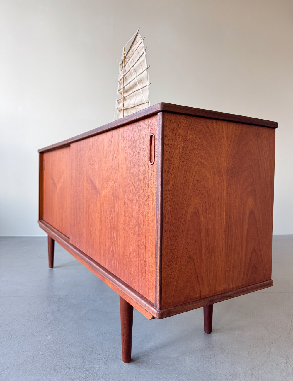 furniture teak sideboard schiebetueren