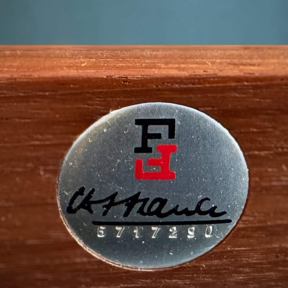 France & Son sessel plakette