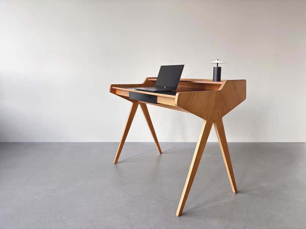 Badenia Schreibtisch, Helmut Magg