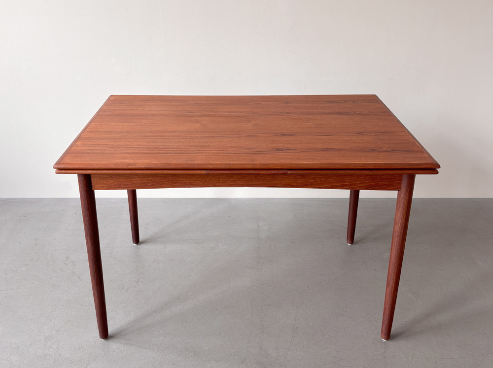 Mid-century Esstsich, Dänemark