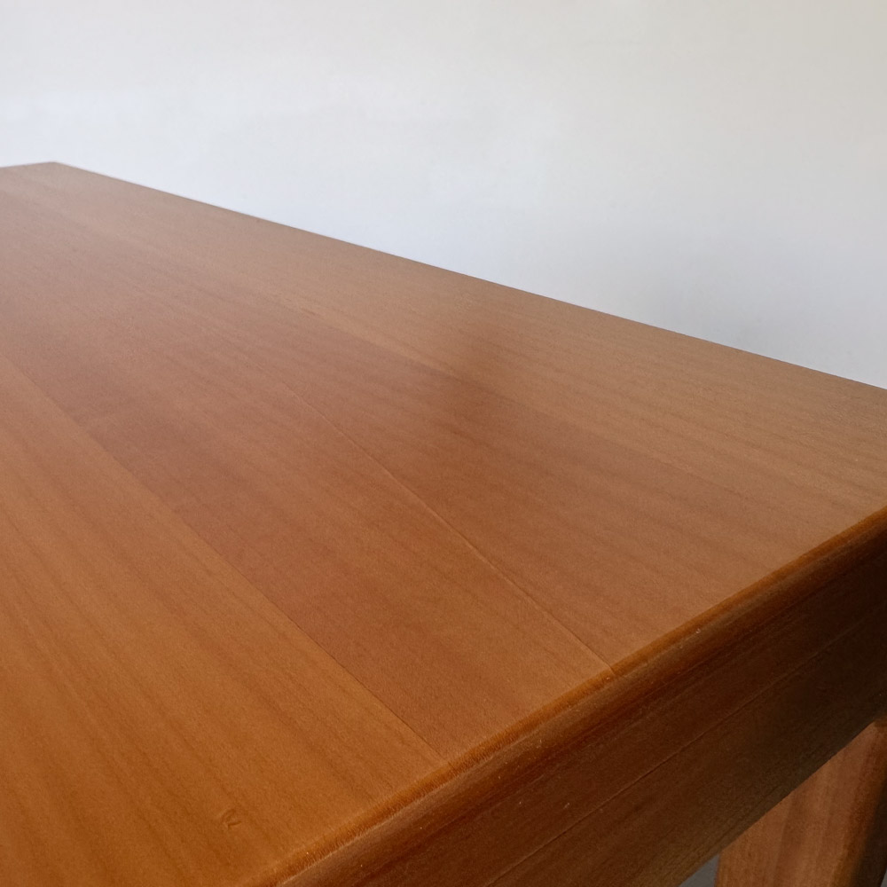 Massivholzkante umlaufend Tischplatte Detail