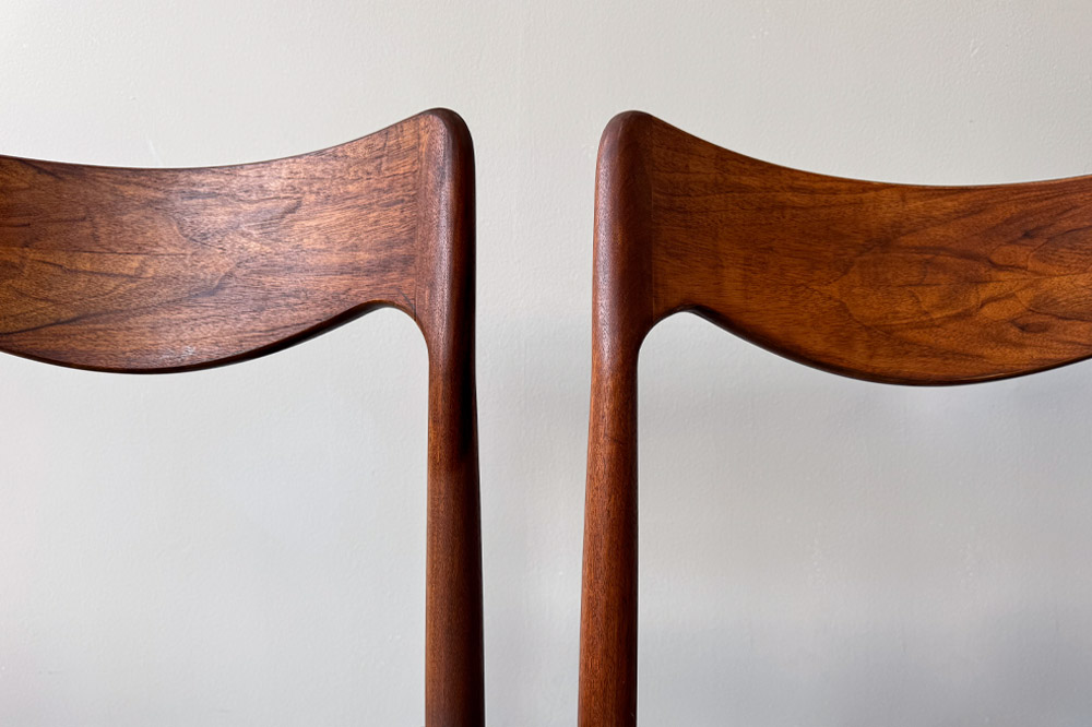 Teakholz restauriert Möller Stühle