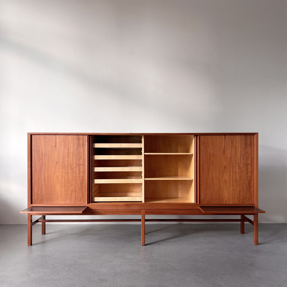 Vintage Schrank, Board, Østervig, Dänemark