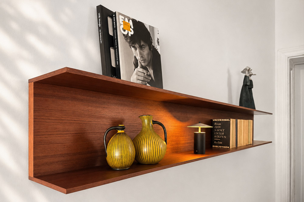 Renz Wandregal Midcentury Teak