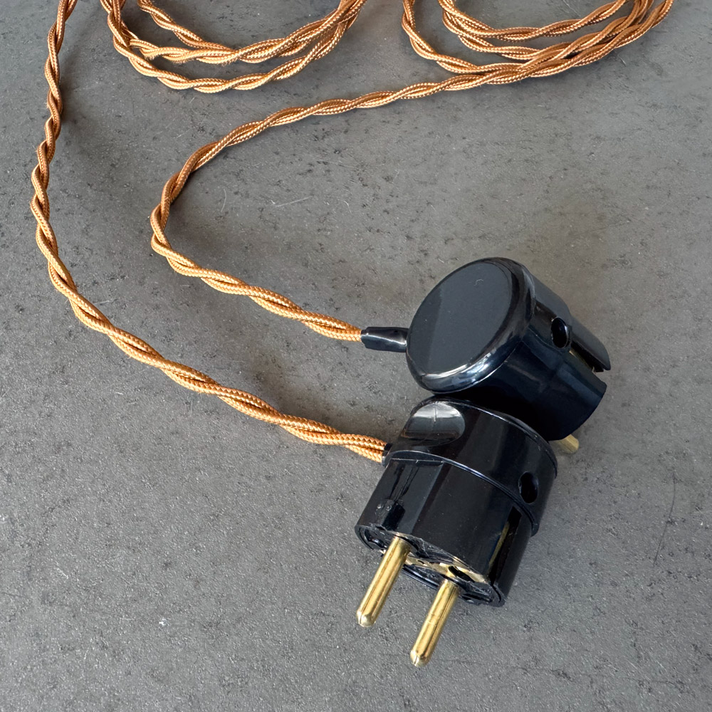Tripod Leuchte Holz Stecker