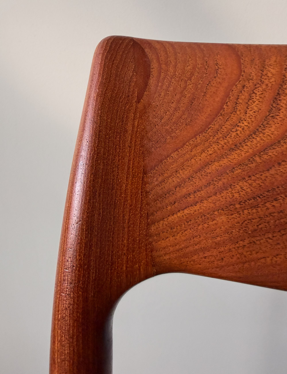 skandinavische-designstuehle-teak-stühle