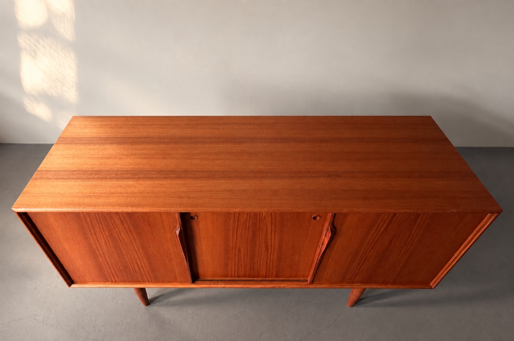 Axel Christensen Sideboard mit Schiebetüren aus Teakholz.
