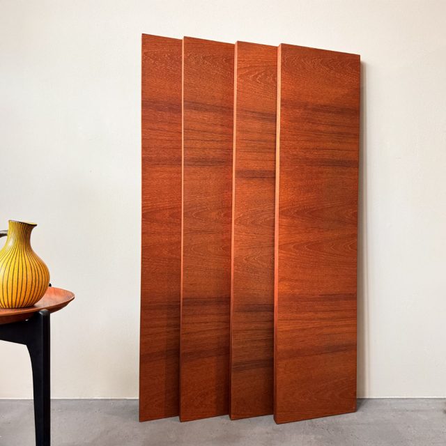 holzbretter_regal_dick_teakholz