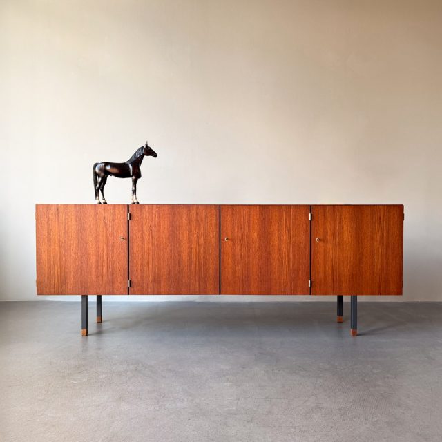 sideboard_60er_teak_waeckerlin